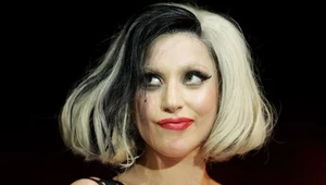 Lady Gaga zapewne chce dogonić Adele i jej 6 mln sprzedanych egzemplarzy albumu "21" - fot. D. Hogan