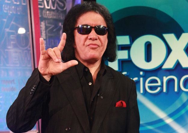 Gene Simmons (Kiss) pozdrawia Ozzy'ego fot. Astrid Stawiarz