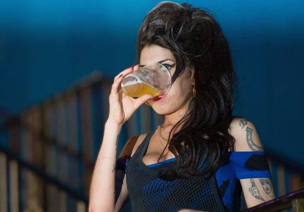 Amy Winehouse znów przegrała ze swoimi słabościami fot. Ian Gavan