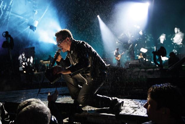 Bono na festiwalu Glastonbury fot. Dave J Hogan