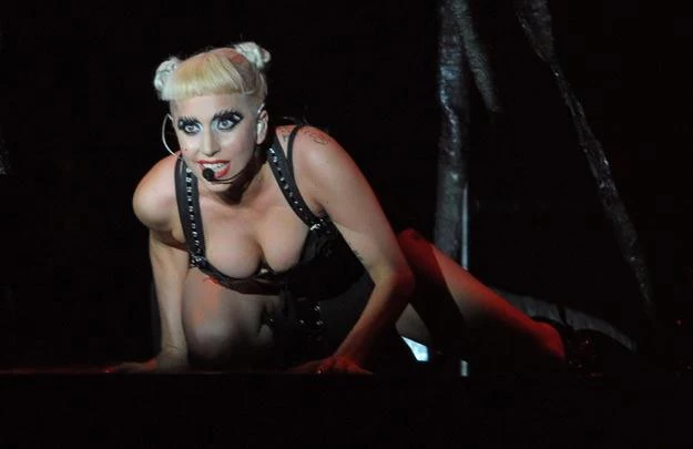 Lady Gaga podczas występu w Japonii - fot. Koki Nagahama Lady Gaga podczas występu w Japonii - fot. Koki Nagahama