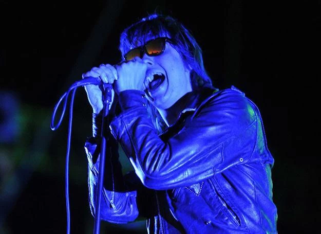 Zblazowany Julian Casablancas (The Strokes) w Gdyni