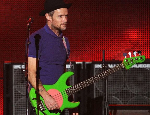 Flea i Red Hot Chili Peppers powracają. W jakim stylu? fot. Kevin Winter