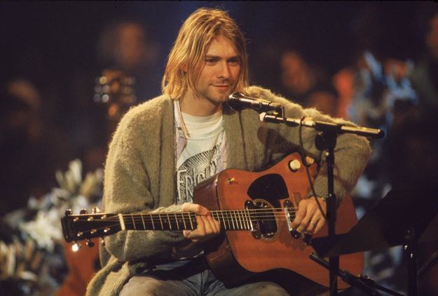 Kurt Cobain, nieżyjący lider Nirvany, podczas pamiętnego koncertu z cyklu "MTV Unplugged"