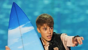 Justin Bieber podczas tegorocznej gali Teen Choice Awards - fot. Kevin Winter