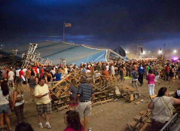 Na skutek zawalenia się sceny na Indiana State Fair zginęło pięć osób - fot. Joey Foley