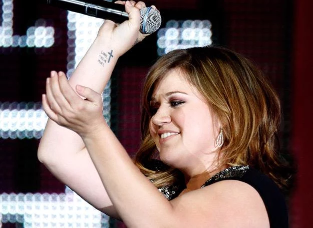 Fani Kelly Clarkson musieli uzbroić się w cierpliwość - fot. Mike Moore