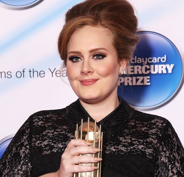 Adele z nagrodą Mercury Prize, jedną z wielu, które otrzymała - fot. Dave Hogan