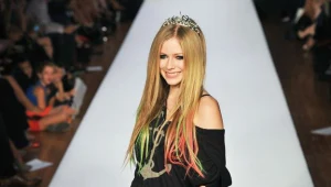 Avril Lavigne na wybiegu, gdzie prezentowała swoją wiosenną kolekcję - fot. Slaven Vlasic