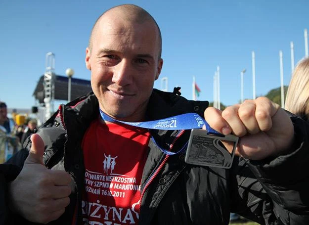 Mezo na mecie poznańskiego maratonu - fot. DJ Skill Mezo na mecie poznańskiego maratonu - fot. DJ Skill