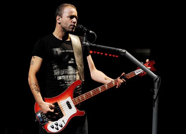 Basista Christopher Wolstenholme z Muse fot. Kevin Winter