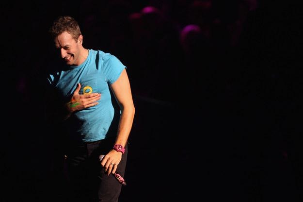 Chris Martin z Coldplay podczas występu na gali MTV EMA 2011 - fot. Dave J Hogan