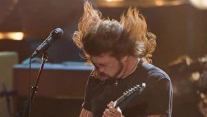 Dave Grohl (Foo Fighters) w akcji: Ziemia zadrżała - fot. Kevin Winter