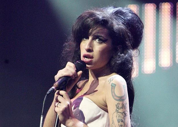 Amy Winehouse (1983-2011) zmarła wskutek spożycia zbyt dużej ilości alkoholu fot. Dave Hogan