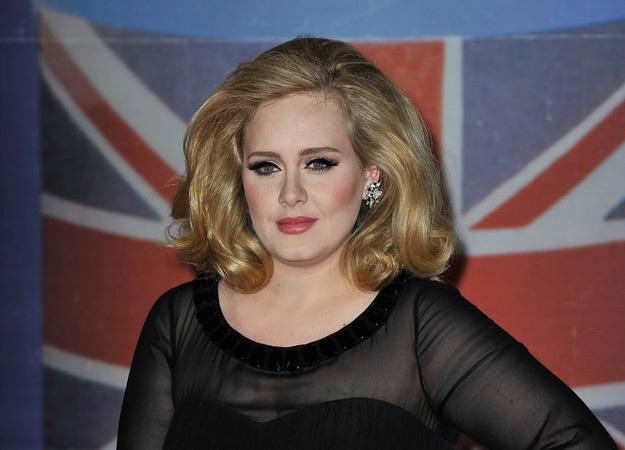 Adele na gali Brit Awards 2012 - fot. Gareth Cattermole