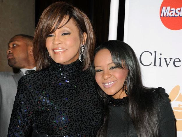 Bobbi Kristina ze słynną mamą fot. Jason Merritt Bobbi Kristina ze słynną mamą fot. Jason Merritt