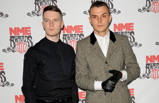 Hurts podczas gali NME Awards 2012 - fot. Ben Pruchnie