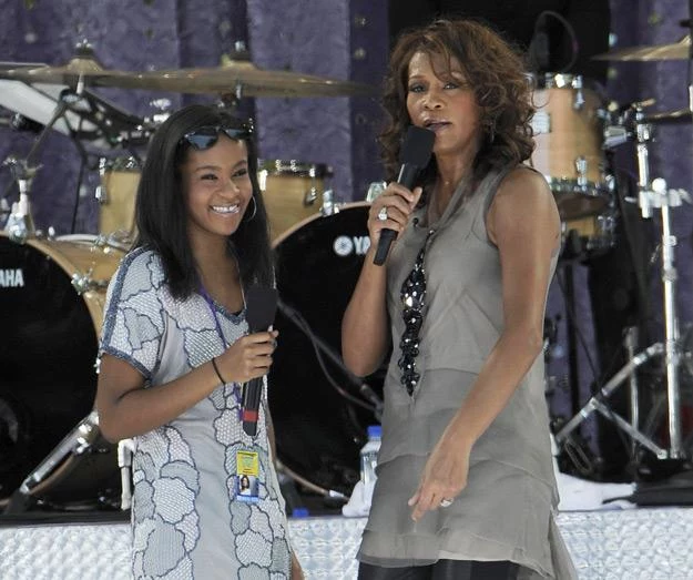 Whitney Houston z córką w 2009 roku - fot. Larry Busacca