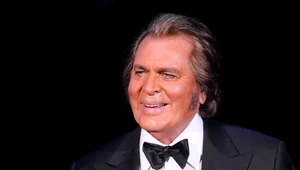 Engelbert Humperdinck w oczekiwaniu na kolejną parę latających majteczek fot. Ethan Miller