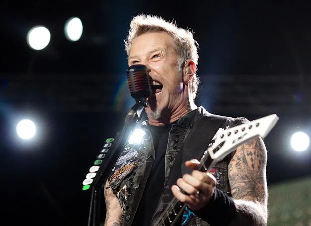 Uśmiechnięty James Hetfield w Warszawie