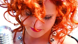 Vera Korthals na okładce albumu "Velevetka"