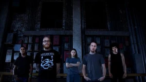 The Faceless: Odważny i wciągający