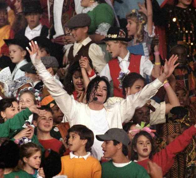 Michael Jackson byłby załamany awanturującym się rodzeństwem? - fot. George Rose Michael Jackson byłby załamany awanturującym się rodzeństwem? - fot. George Rose