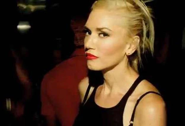 Gwen Stefani w teledysku do "Settle Down"