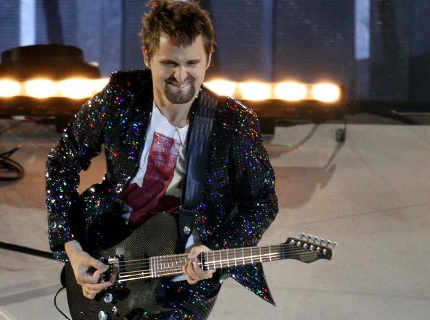 Matt Bellamy sugeruje, by nie traktować Muse całkowicie na serio - fot. Feng Li