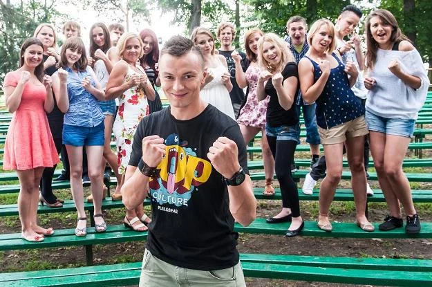 Liber ze swoją drużyną z "Bitwy na głosy" Liber ze swoją drużyną z "Bitwy na głosy"