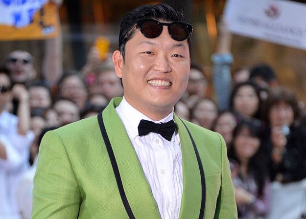 Psy i sasaeng fans: Uważaj, są za tobą! fot. Mike Coppola