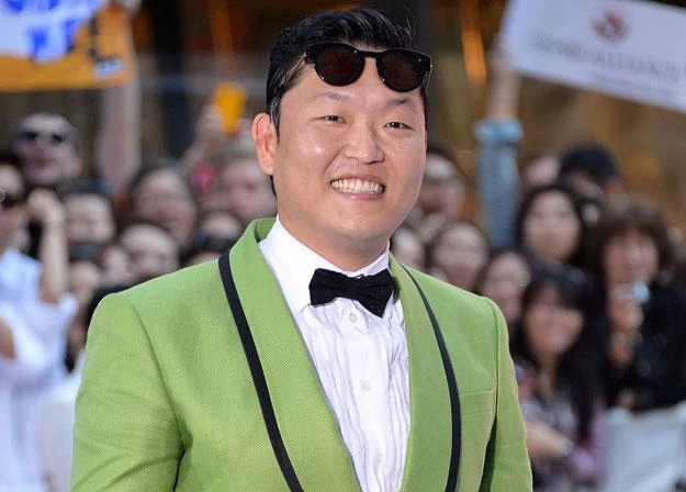 Psy i sasaeng fans: Uważaj, są za tobą! fot. Mike Coppola