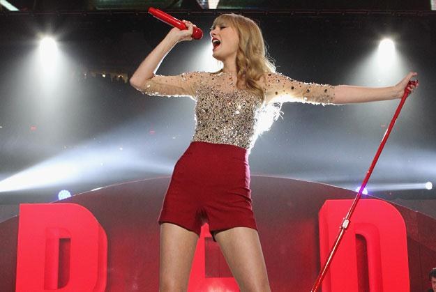 Intruz chciał złożyć Taylor Swift życzenia urodzinowe? fot. Kevin Kane