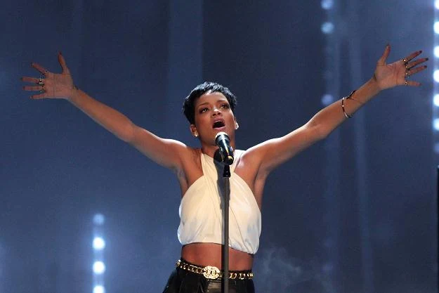 Rihanna nawet na wakacjach nie ma chwili spokoju fot. Dominik Bindl Rihanna nawet na wakacjach nie ma chwili spokoju fot. Dominik Bindl