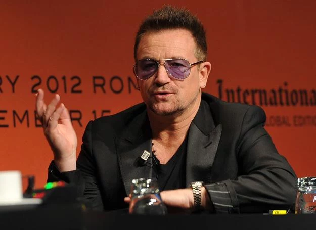 Bono od kilku lat "kolęduje" na ulicach Dublina - fot. Larry Busacca