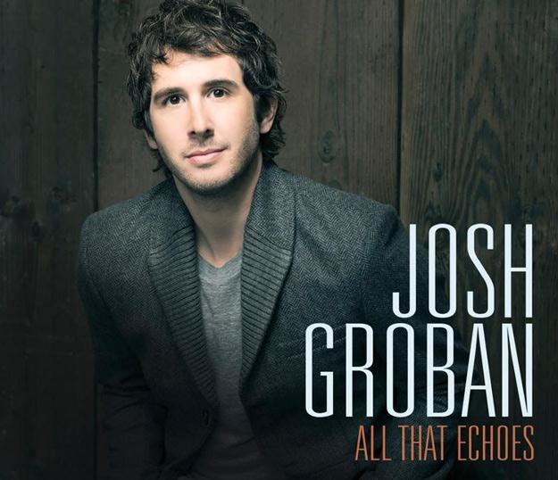 Josh Groban na okładce albumu "All That Echoes"