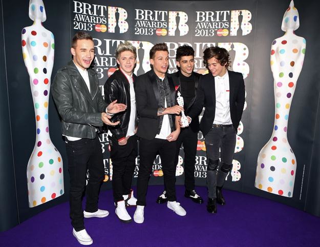 One Direction podczas gali Brit Awards 2013 - fot. Tim Whitby