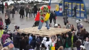 "Harlem Shake", czyli tak się bawią warszawiacy