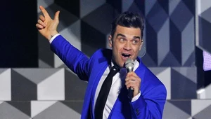 Robbie Williams na gali Brit Awards 2013 - fot. Matt Kent