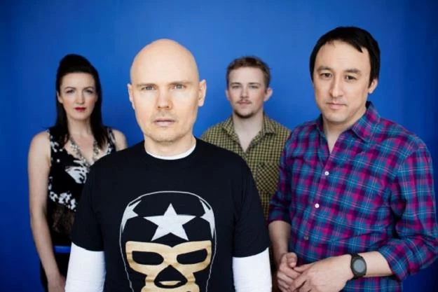 Billy Corgan (w środku) i kolejne wcielenie The Smashing Pumpkins