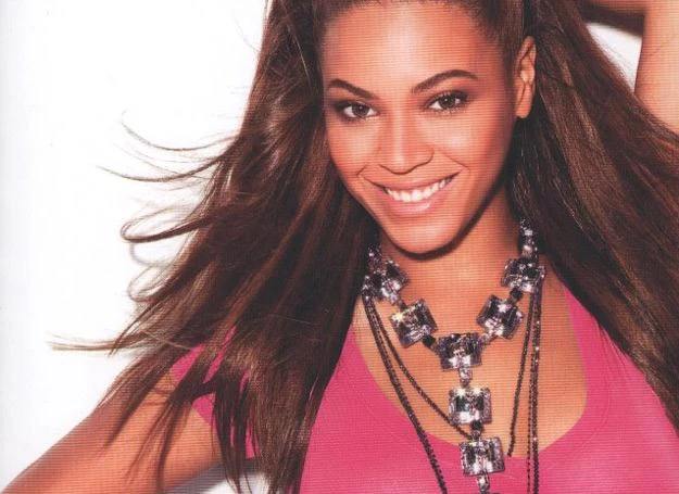 Beyoncé na okładce książki "Crazy In Love" Beyoncé na okładce książki "Crazy In Love"