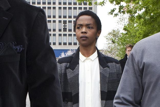 Lauryn Hill przed budynkiem sądu fot. Kena Betancur