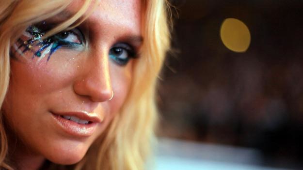 Ke$ha od początku kariery wyróżnia się wizerunkiem