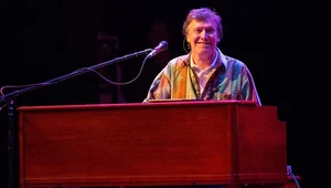 Przewodnik rockowy: Steve Winwood. Człowiek-firma