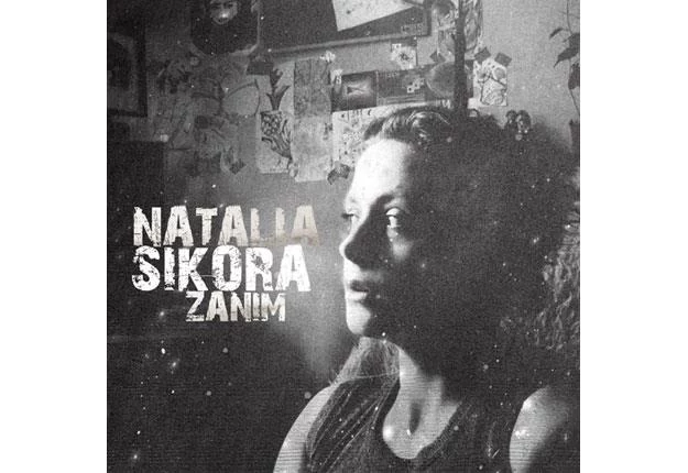 Natalia Sikora na okładce albumu "Zanim"