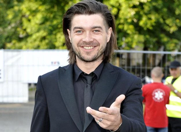 Tomasz Szczepanik jest wokalistą grupy Pectus Tomasz Szczepanik jest wokalistą grupy Pectus