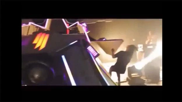 Skrillex tuż po nokaucie Skrillex tuż po nokaucie