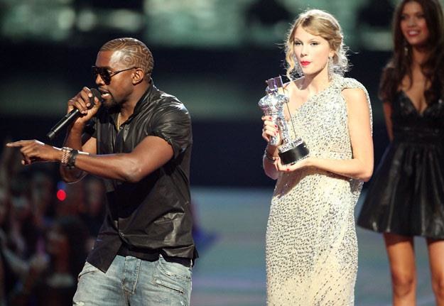 2009: Kanye West upokarza Taylor Swift na oczach całego świata (fot. Christopher Polk)