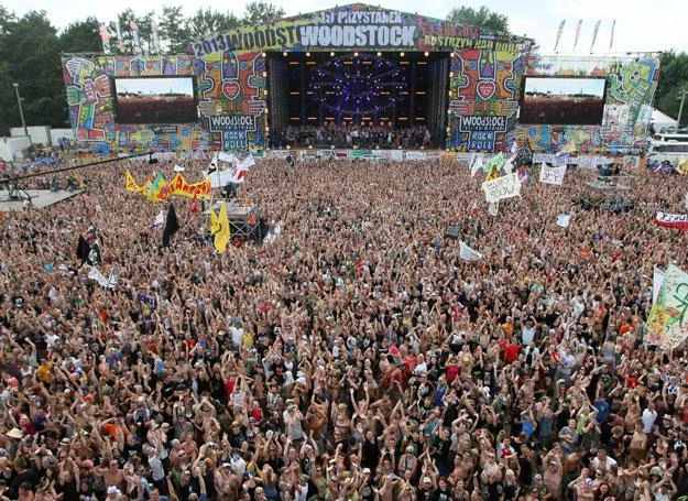 Publiczność pod Dużą Sceną Przystanku Woodstock 2013 - fot. Lech Muszyński