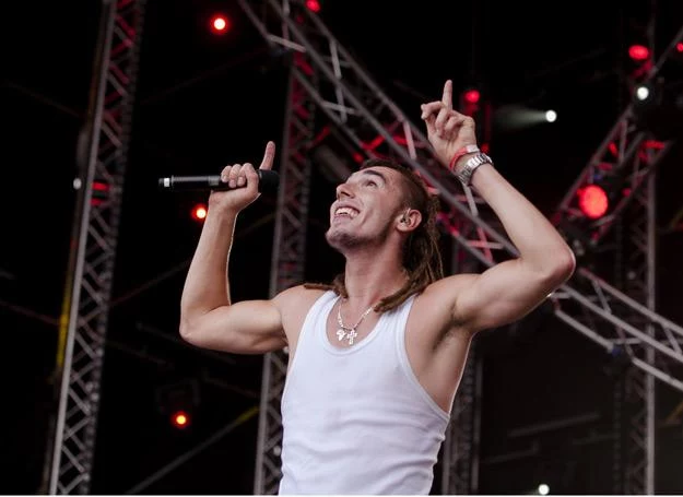 Kamil Bednarek na scenie Przystanku Woodstock 2013 - fot. Piotr Barbarowski